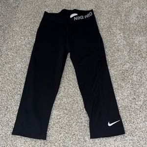 Nike women’s black crop leggings